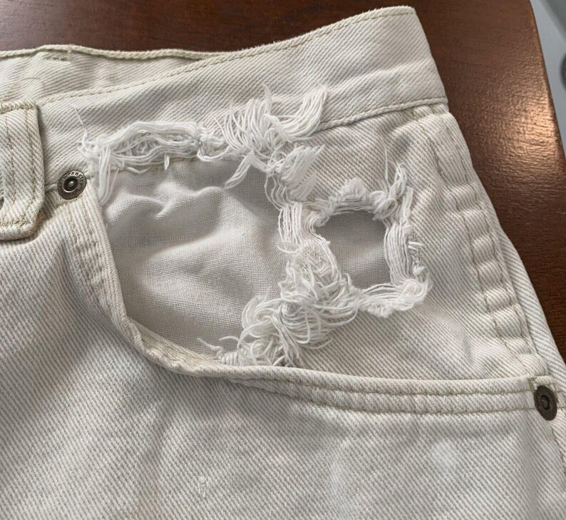 Pantalones vaqueros Wrangler 13MWZTN para hombre, talla 36x30, color beige tostado, corte vaquero, estilo western desgastado. imagen 4