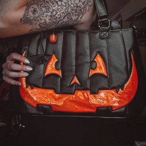 Jack-o'-Lantern Handbag: Halloween Spiderweb Crossbody Bag