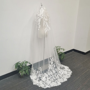 Mantilla Lace Wedding Veil, Floral Bridal Veil, Vintage Chapel Veil, Flower Veil, Ivory Leaf Lace Forest Wedding Veil, 1 Tier Veil with Comb