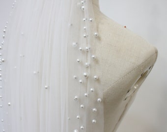 Elegant Pearl Wedding Veil, Bridal Pearl Veil, Short Fingertip Veil, Minimalist Tulle Veil, Elbow Veil, Boho Veil, 1 Tier Veil with Comb