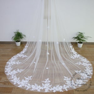 Long Cathedral Veil, Flower Leaf Lace Veil, Floral Veil, Soft Tulle Veil, Ivory Veil, Chapel Veil, Single Tier Veil with Comb,Fingertip Veil
