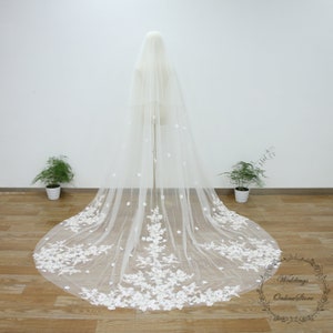 Floral Lace Veil, Flower Veil with Pearl, Blusher Veil, Ivory Wedding Veil, Sheer Veil, Cathedral Veil, Vintage Veil, 2 Tier Veil with Comb