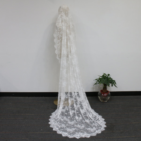 Vintage Floral Lace Mantilla Veil, Eyelash Lace Edge Wedding Veil, Ivory Chapel Veil, Elegant Lace Wedding Veil, 1 Tier Veil with Hair Pin