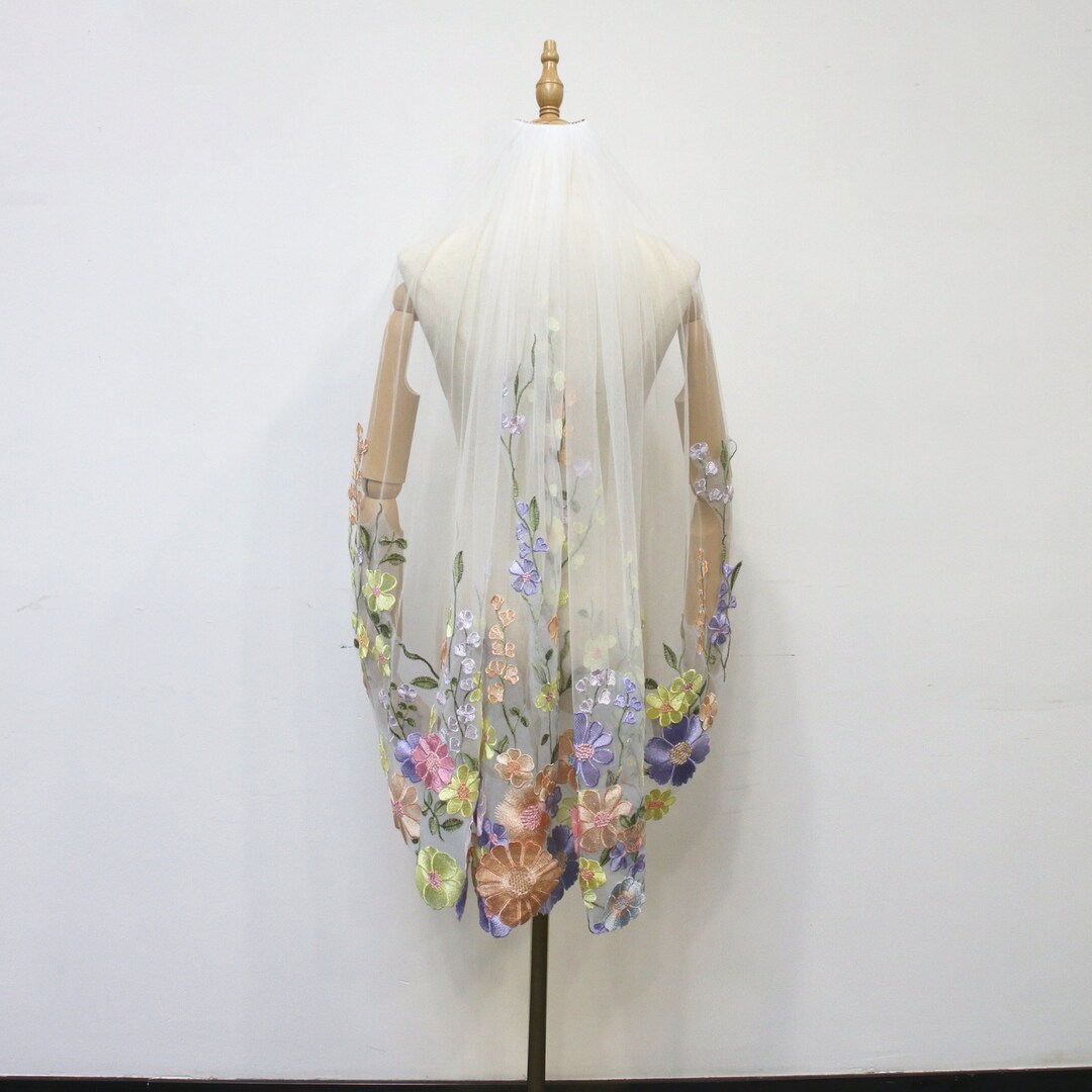 Vintage Floral Lace Veil main image 1
