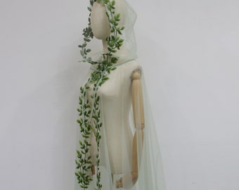 Green Tulle Hooded Cape with Green Leaf Lace, Bridal Forest Wedding Cape, Lace Edge Wedding Cape, Bridal Lace Cloak, Festival Party Veil