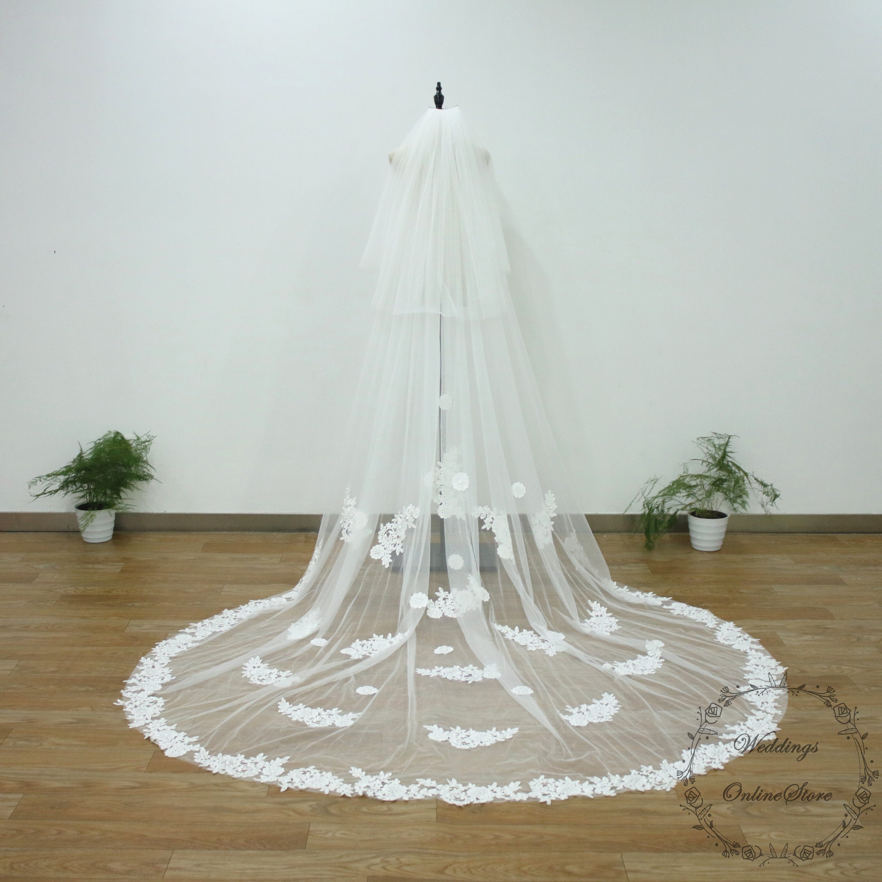 Beautiful white veil with blusher floral edged applique Elegant Floral Appliques Wedding Veils 3 Meters... From  main image 4