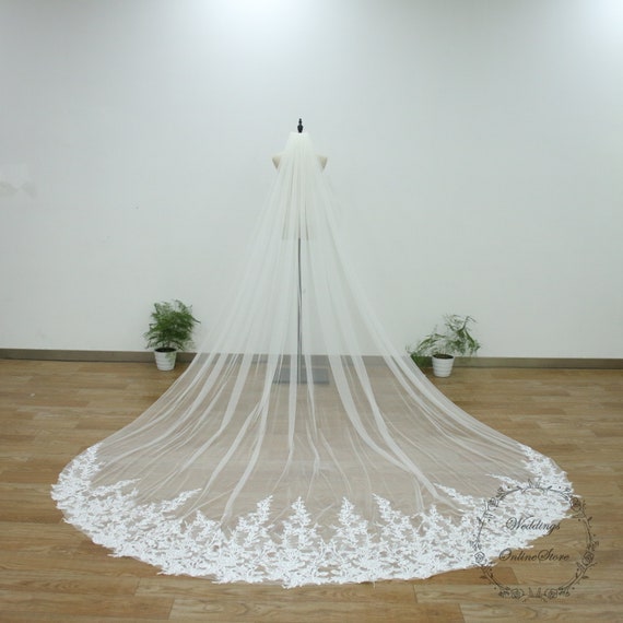 Flower Leaf Applique Wedding Veil, Lace Bridal Veil, Elegant  display picture 2
