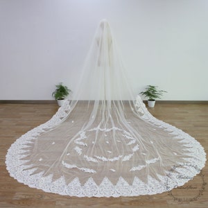 Lace Edge Veil, Long Cathedral Veil, Baroque Veil, Bridal Floral Veil, Soft Tulle Veil, Ivory Wedding Veil, Single Tier Veil with Comb