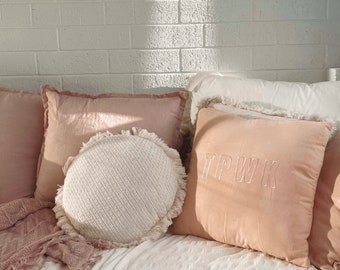 TPWK // Housse de coussin rose poudré