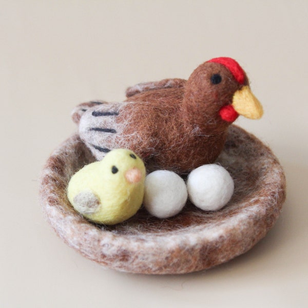 Felt Hen and Chick Set| Waldorf Toys, Learning Through Play, Educational Toys, Needle Felted Handmade Animals, Farm Animal Play Set, Gifts