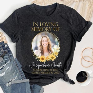 Gedenk-Shirt, kundenspezifisches In Erinnerung T-Shirt für den Verlust von Papa Mama Opa, Beerdigung Erinnerung Geschenk, Sympathie Trauer Unterstützung T-Shirt, R.I.P Shirt