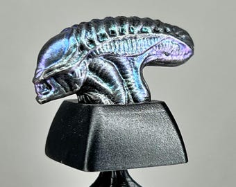 Alien Xenomorph Artisan Keycap – Sci-fi Keyboard Key for Cherry MX