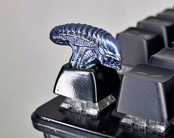 Alien Xenomorph Artisan Keycap – Sci-fi Keyboard Key for Cherry MX