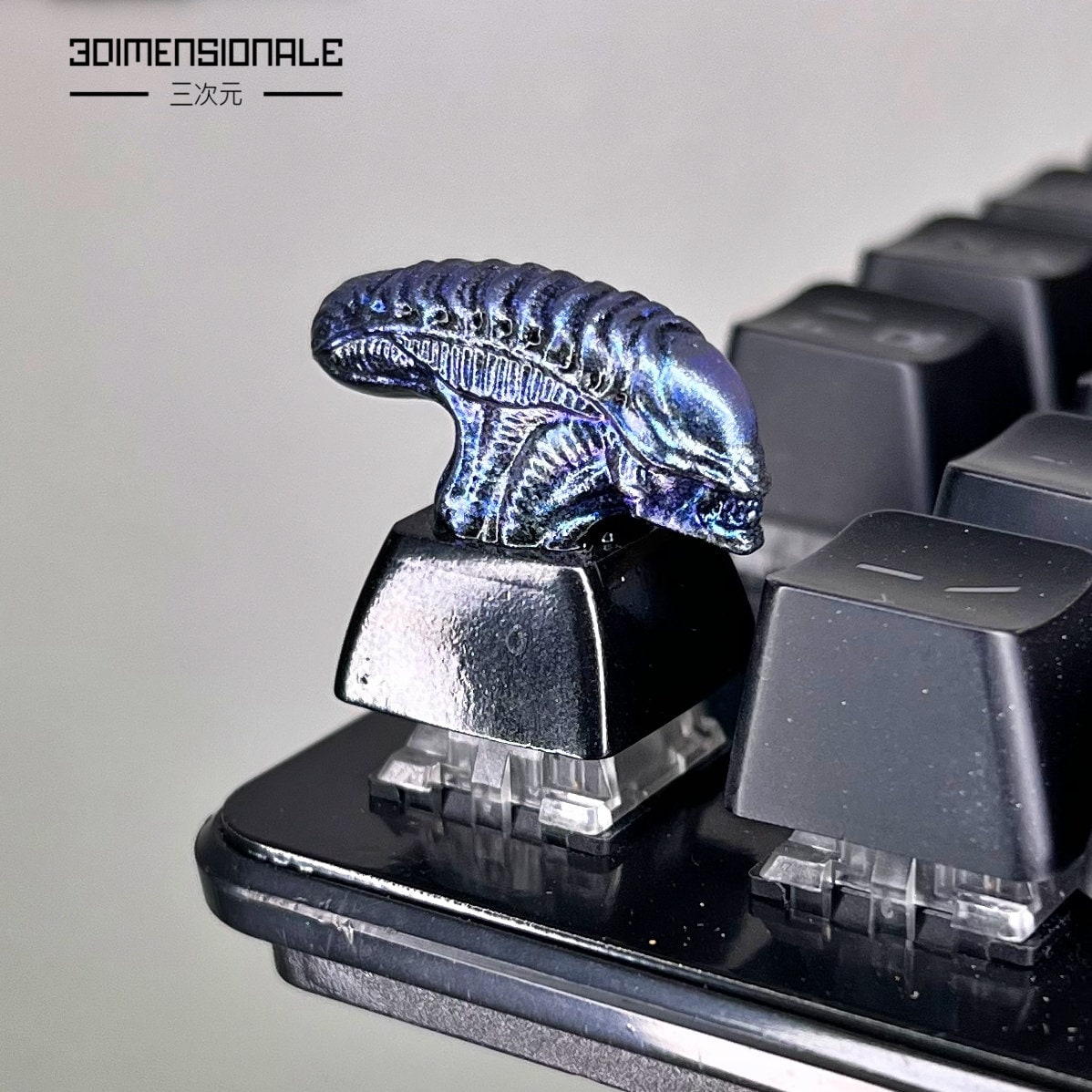 Alien Xenomorph Artisan Keycap – Sci-fi Keyboard Key for Cherry MX