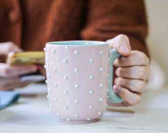 Handgefertigte rosa Keramik Kaffeetasse | Polka Dot Keramik