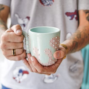 Green handmade ceramic mug with handle | Large coffee mug for coffee lovers | Pink and green artisan coffee mug | Gift for her