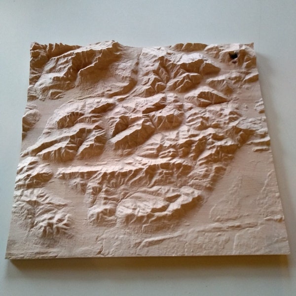 Bayerische Voralpenregion inklusive Zugspitze und Umgebung, topographische Karte (3D Relief) aus Massivholz