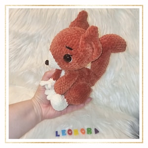 Squirrel Leonora crochet pattern German (by Häkelträumechen)