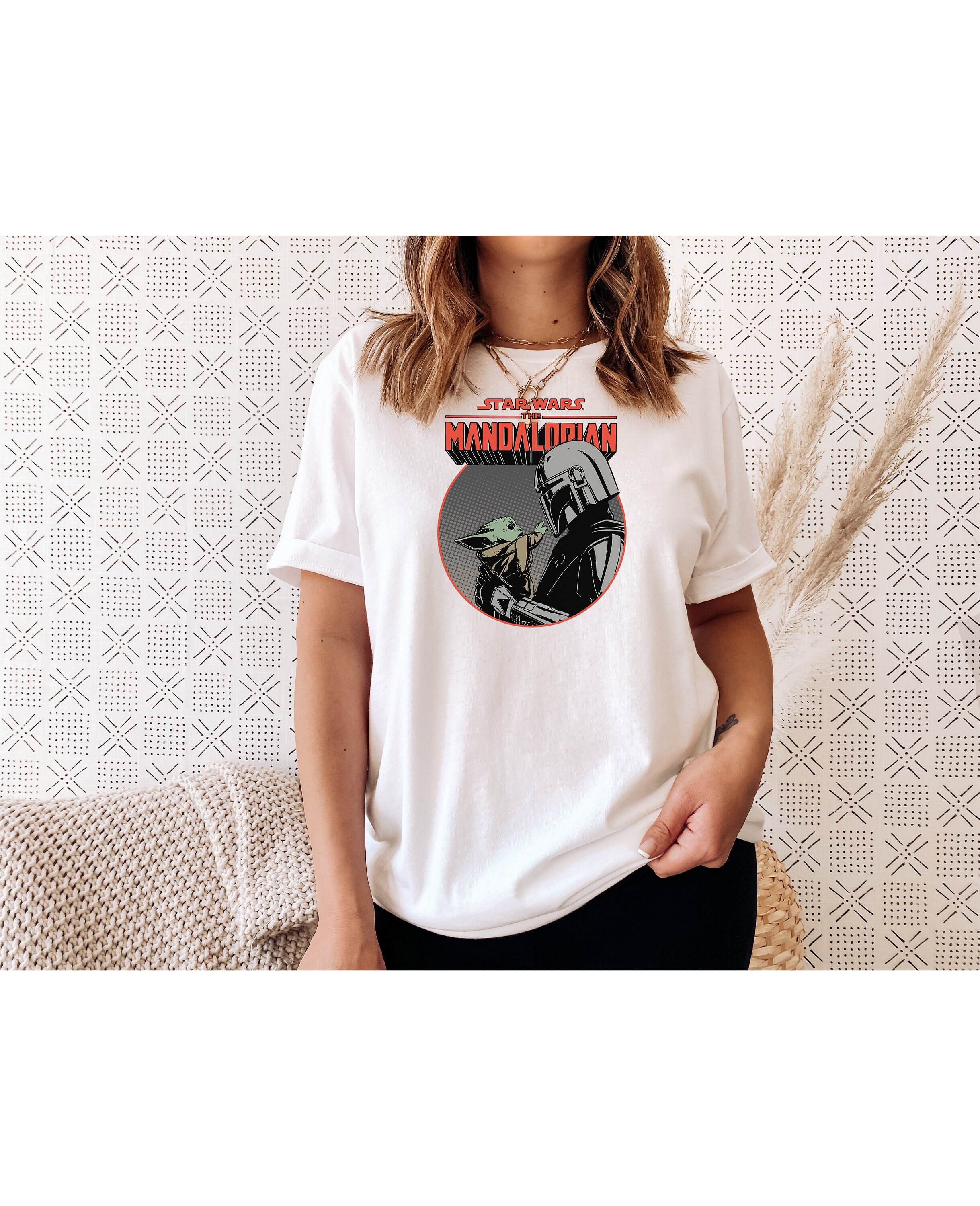 Discover Vintage Style Mandolorian T-shirt