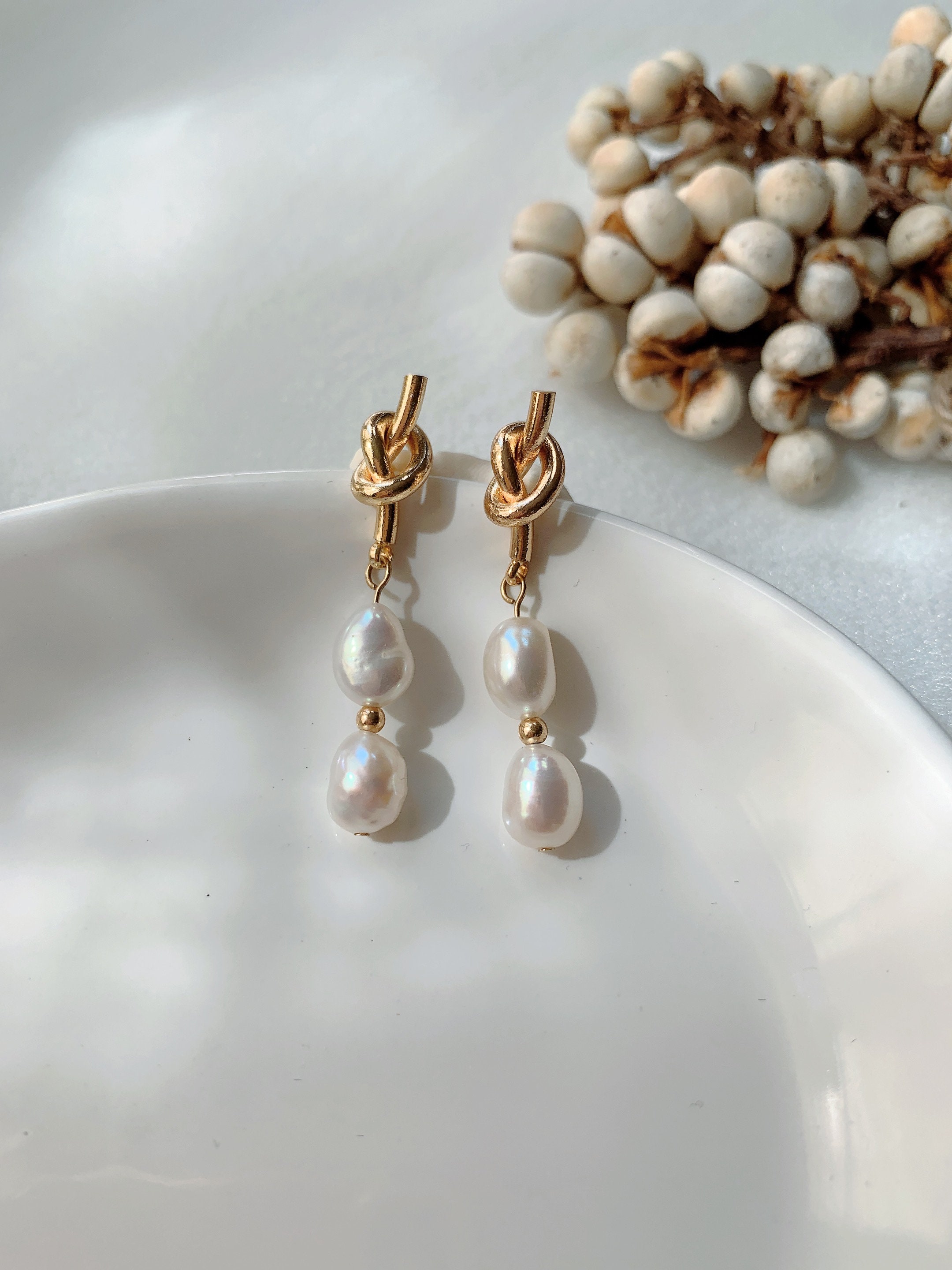 200円の追加割引/ [COLD FRAME]/ BAROQUE PEARL SHAPED EARRINGS il_1080xN.5197264910_s9qe.jpg