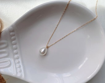 Freshwater Pearl Necklace | Single Pearl Pendant | 14K Gold Filled Chain | Bridesmaid Gift | Oval Pearl Drop Choker | Valentine's Gift