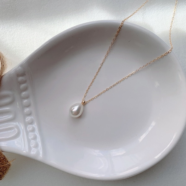 Freshwater Pearl Necklace | Single Pearl Pendant | 14K Gold Filled Chain | Bridesmaid Gift | Oval Pearl Drop Choker | Valentine's Gift