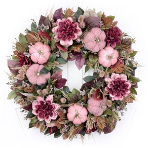 Pink and Plum Velvet Knit Pumpkin Wreath for Front Door, Purple Fall Mixed Foliage Home Decor, Mauve Dahlia and Burgundy Fall Leaves Wreath
