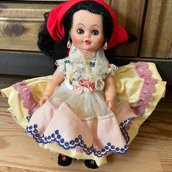 Vintage Gypsy Doll / 8 Inch Tall / Sleepy Eyes / Dress By Molly / Lot 400