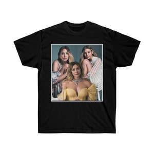 ELIZABETH OLSEN Unisex Graphic Tee | Elizabeth Olsen Vintage Unisex Crewneck