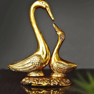 Metal Swan Pair Statue, Kissing Swan Figurine, Romantic Home decor, Gift For Festive Occasion, Lovebird Sculpture |