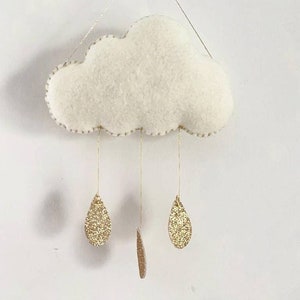 Guirlande nuage de pluie - mobile bébé - décoration chambre enfant - coussin nuage personnalisé