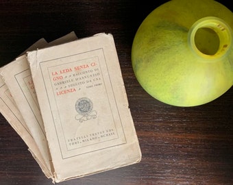 OLD BOOK - Leda Without the Swan by Gabriele D'Annunzio, 3 volumes - Fratelli Treves Editori, 1919