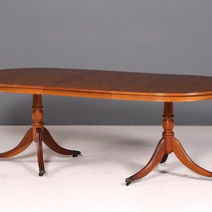 Preciosa mesa de comedor inglesa extensible, de tejo de los años 60, mesa de cocina ovalada, mesa de comedor de madera maciza.