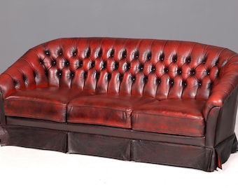 Prachtige originele Chesterfield 3-zitsbank, echt ossenbloedleer, Engelse stijl.