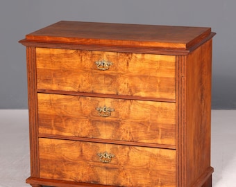 Elegant Gründerzeit Commode Art Nouveau Sideboard Antique Chest of Drawers Linen Chest of Drawers