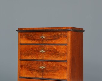 Wunderschönes Gründerzeit Vertiko Nussbaum Highboard Louis Philippe Kommode um 1890