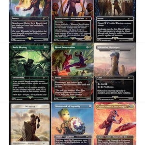 Könnte beinhalten: Neun Magic: The Gathering Sammelkarten mit Marvel-Charakteren. Karten enthalten Black Panther, Captain America und Groot. Jede Karte hat einzigartige Kunst und Textbeschreibungen mit unterschiedlichen Manakosten und Fähigkeiten.