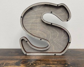 Hucha de madera personalizada (archivos SVG/corte láser) para letras de la A a la Z.