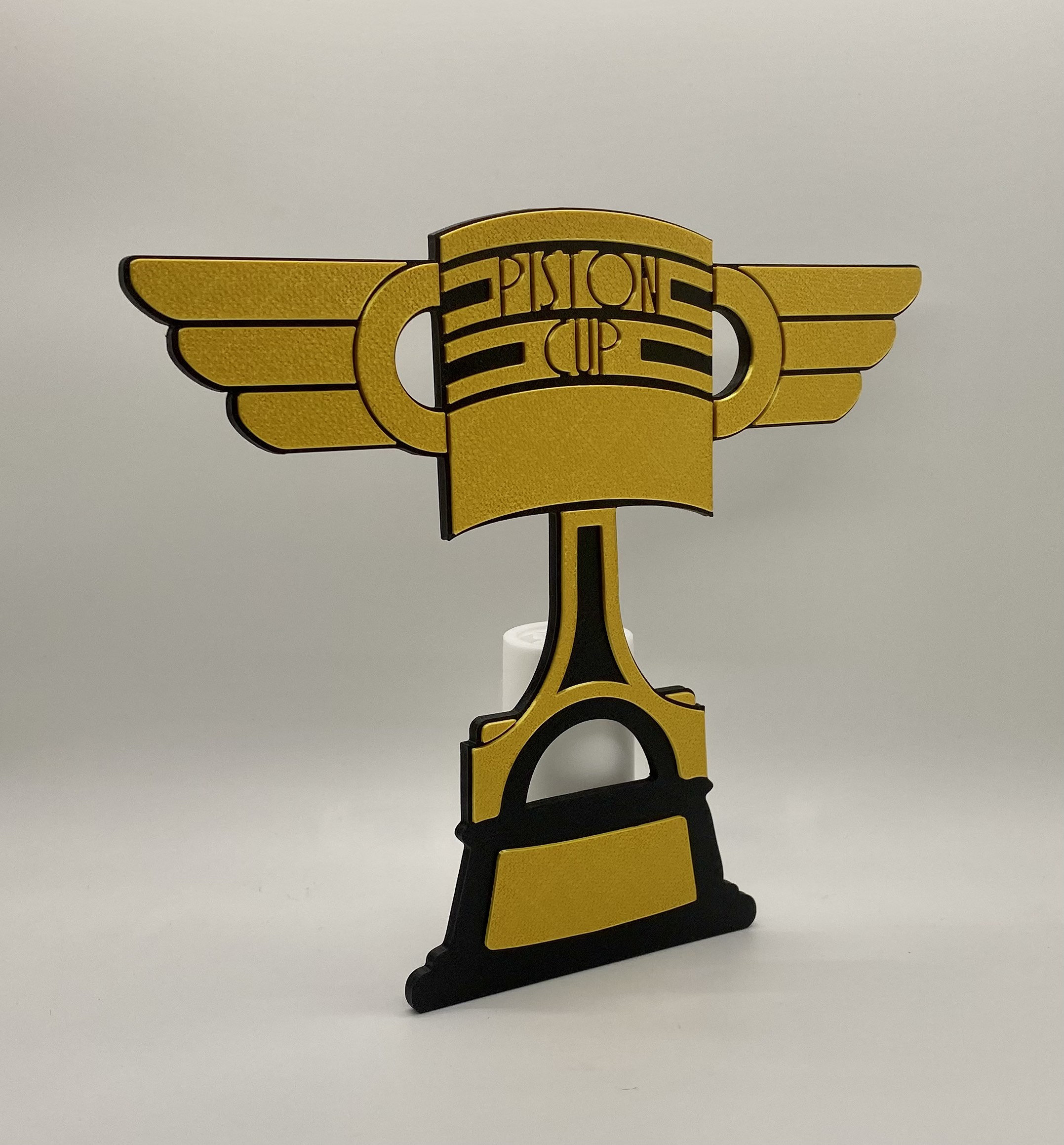 Piston Cup トロフィー ゴールド カーズ　カリフォルニアディズニー Piston Cup トロフィー ゴールド カーズ カリフォルニア
