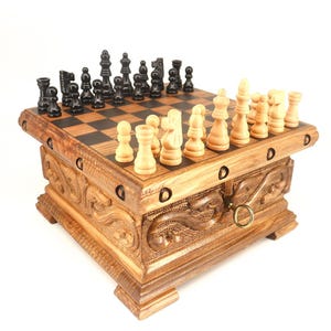 Classic Wooden Chess Set - Carved Hidden Key Storage Box - 20x20 cm