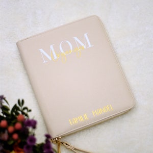 MOM Organizer | Familienplaner aus Kunstleder | Geschenk zur Geburt oder Babyparty | Personalisiertes Geschenk zur Schwangerschaft
