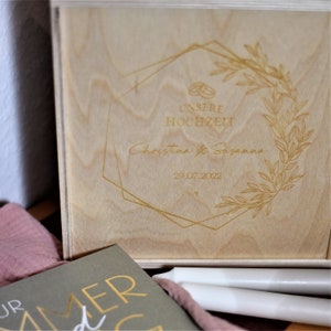 Holzkiste mit Gravur zur Hochzeit - modern - Erinnerungskiste als Hochzeitsgeschenk