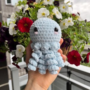 Mini pelúcia de água-viva - pequena, macia e simplesmente adorável!