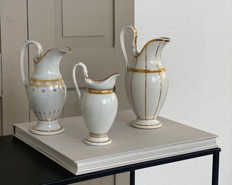 Vintage teapot / Cottage Core / White teapot with golden accents / Porcelain Bavaria / romantic teapot / PT Tirschenreuth / Germany