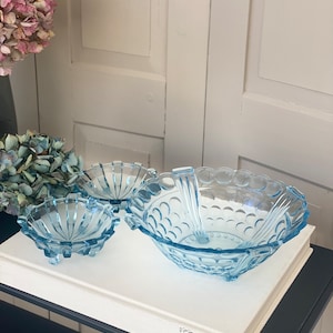 Set of 3 bowls Art Deco style light blue / Vintage retro glass bowls / Pressed glass / Bowls sky blue / True Vintage bowls / Decorative bowls