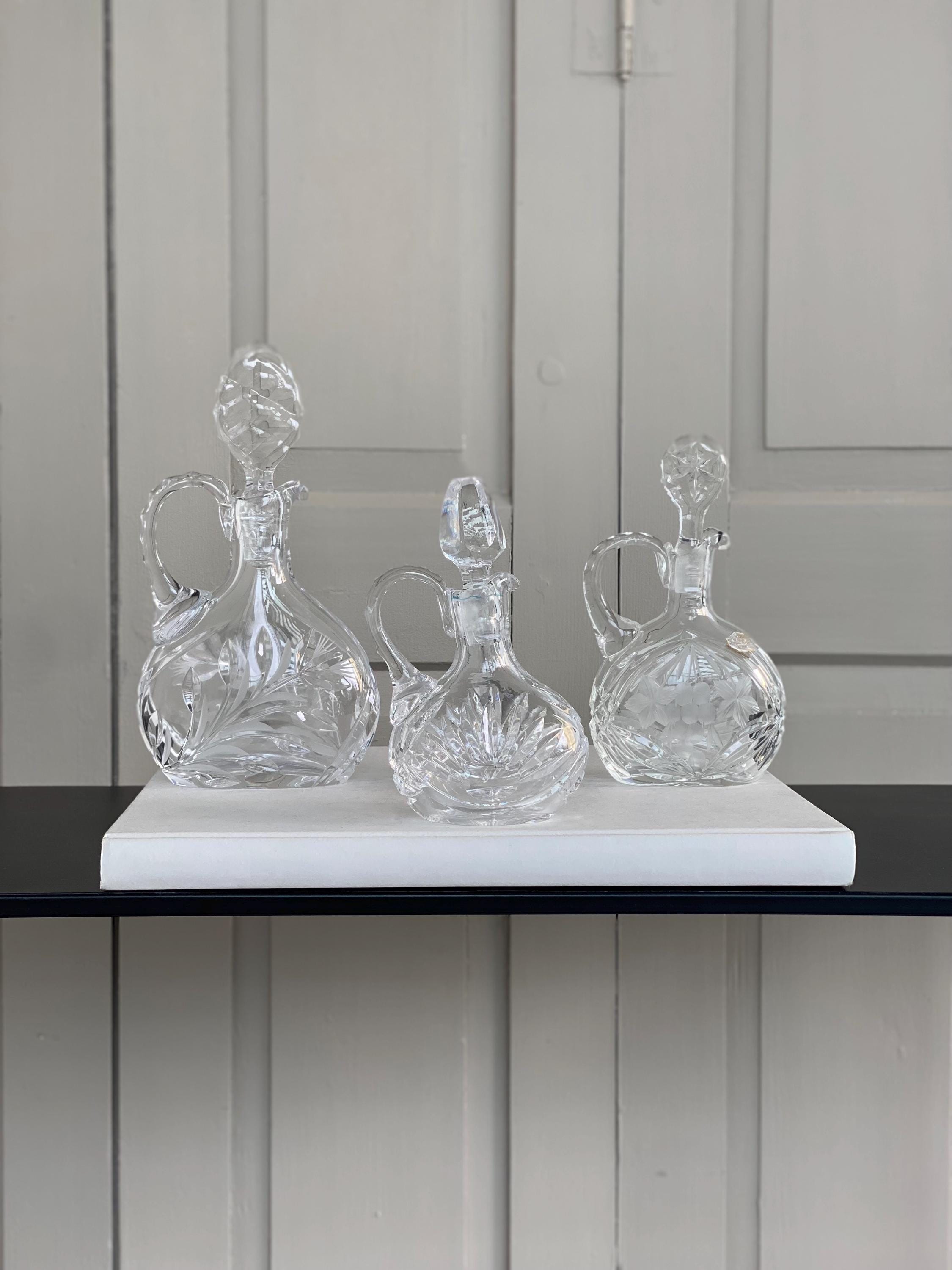 ヴィンテージガラスボトル3点セット ハンドル付き カットガラスバス