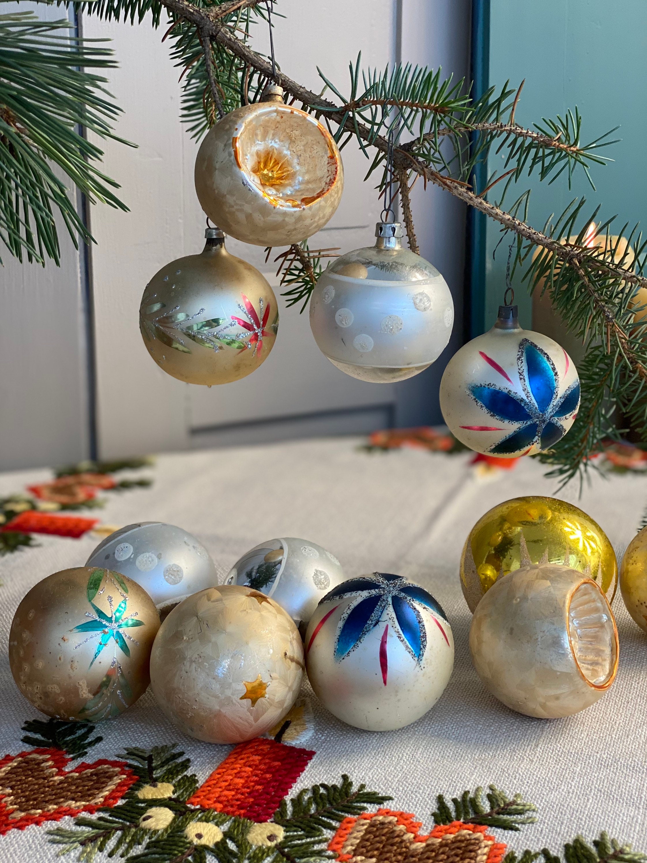 Set 12 Pieces / Vintage Christmas Tree Baubles / Very Very Old Etsy