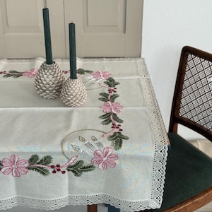 Christmas tablecloth embroidery vintage tablecloth Christmas motif embroidery Christmas retro decoration / 1980s