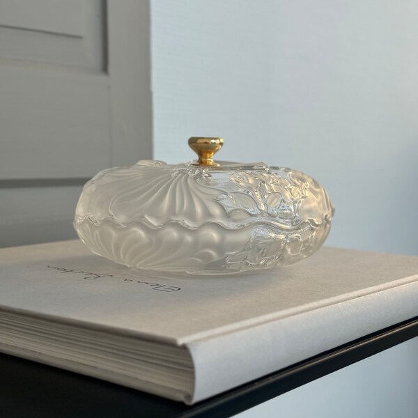 920 grams / Bonboniere / Glass jewelry bowl / Cut glass jar with golden handle / Satin glass / Flower plant motif