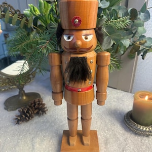 Large old nutcracker vintage / soldier nutcracker handmade / nut cracker nostalgic / German nutcracker / shape soldier